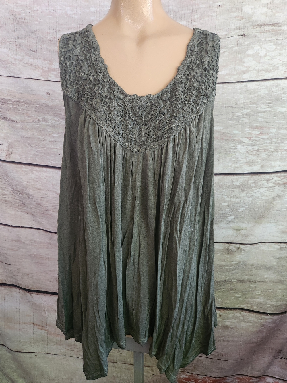 Knox Rose Gray Crochet Yoke Sleeveless Tunic